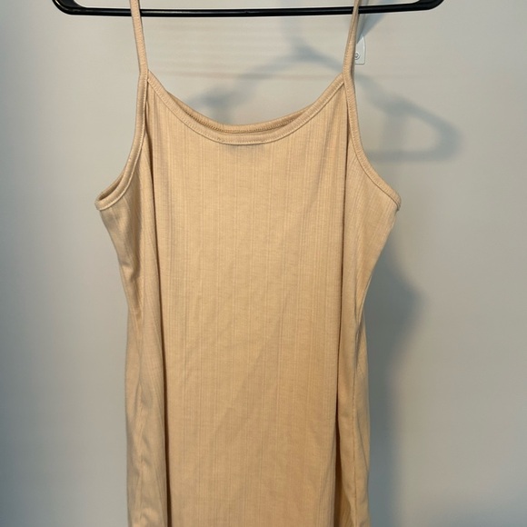 💙2/35-HEIMISH USA Tan Tank Top with White Trim - Picture 2 of 3
